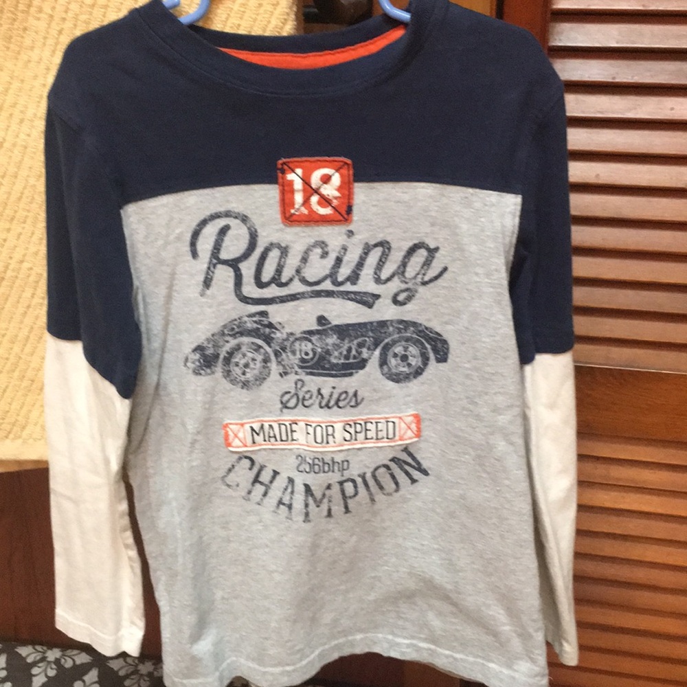 Boys L/S tee.  Excellent condition.